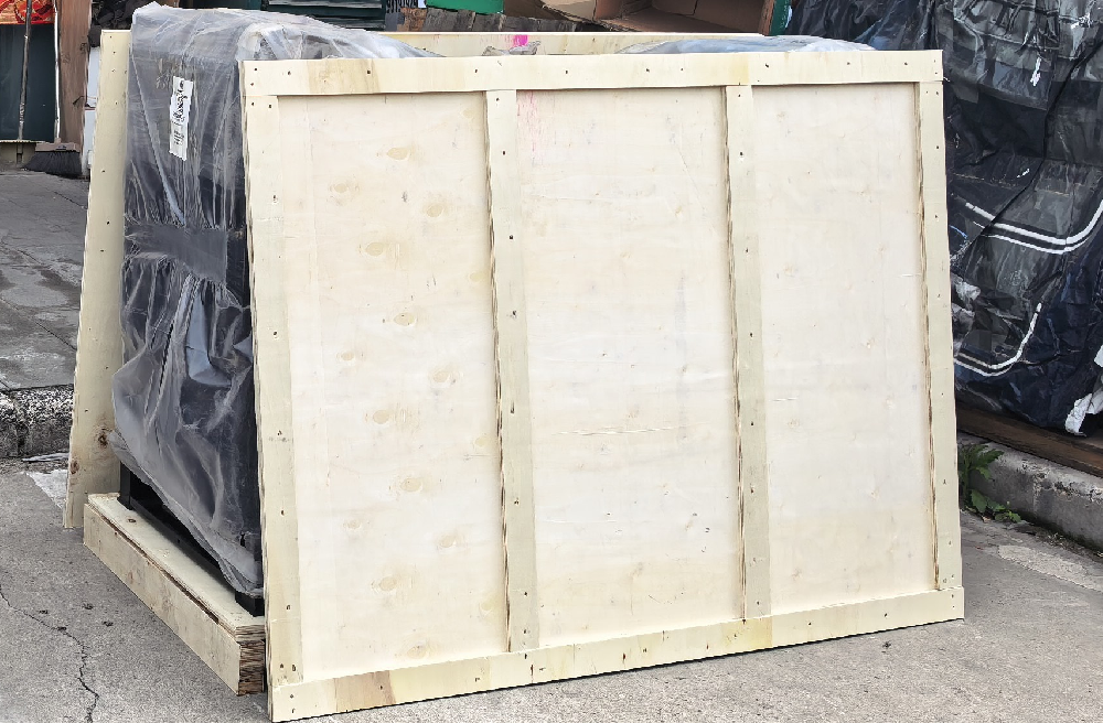 某单位交付2台潍柴电力发电机组木箱打包